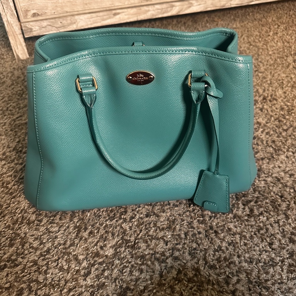 Elegant  Coach Teal Leather Handbag